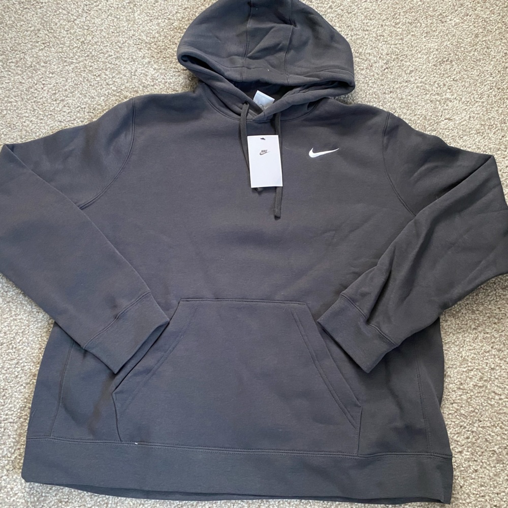 NWT Women’s Nike Team Club Pullover Hoodie CU1789-060 SIZE: LARGE